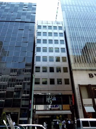 クリスタルビル（旧・伊東屋銀座本店・本館）