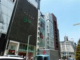 ジーユー銀座店2