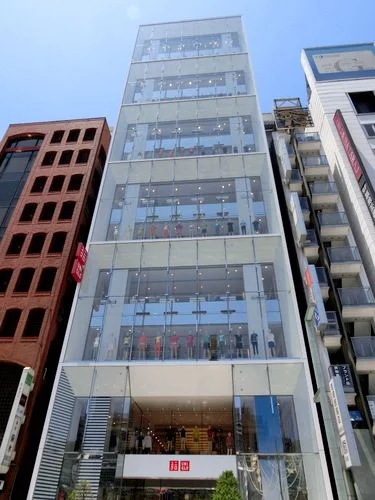 ユニクロ銀座店（ギンザコマツ東館）