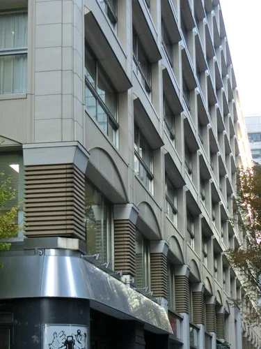 丸の内仲通りビル