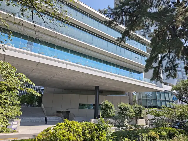 法政大学 富士見ゲート