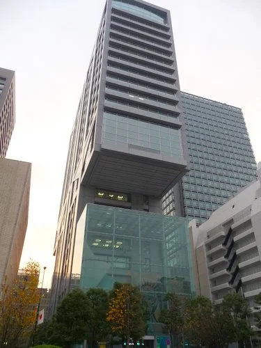 新生銀行ビル（旧長銀ビル）