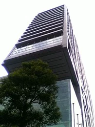 新生銀行ビル（旧長銀ビル）