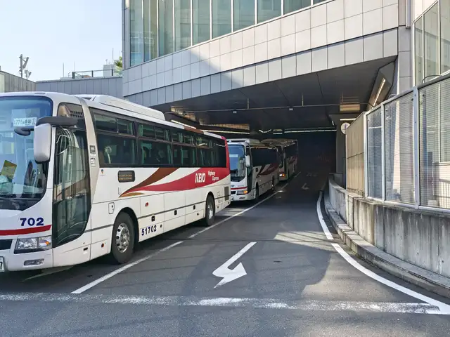 JR新宿ミライナタワー
