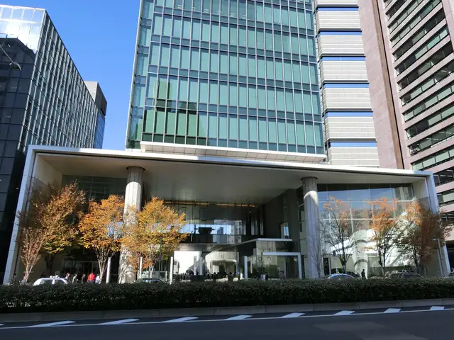 青山OM-SQUARE