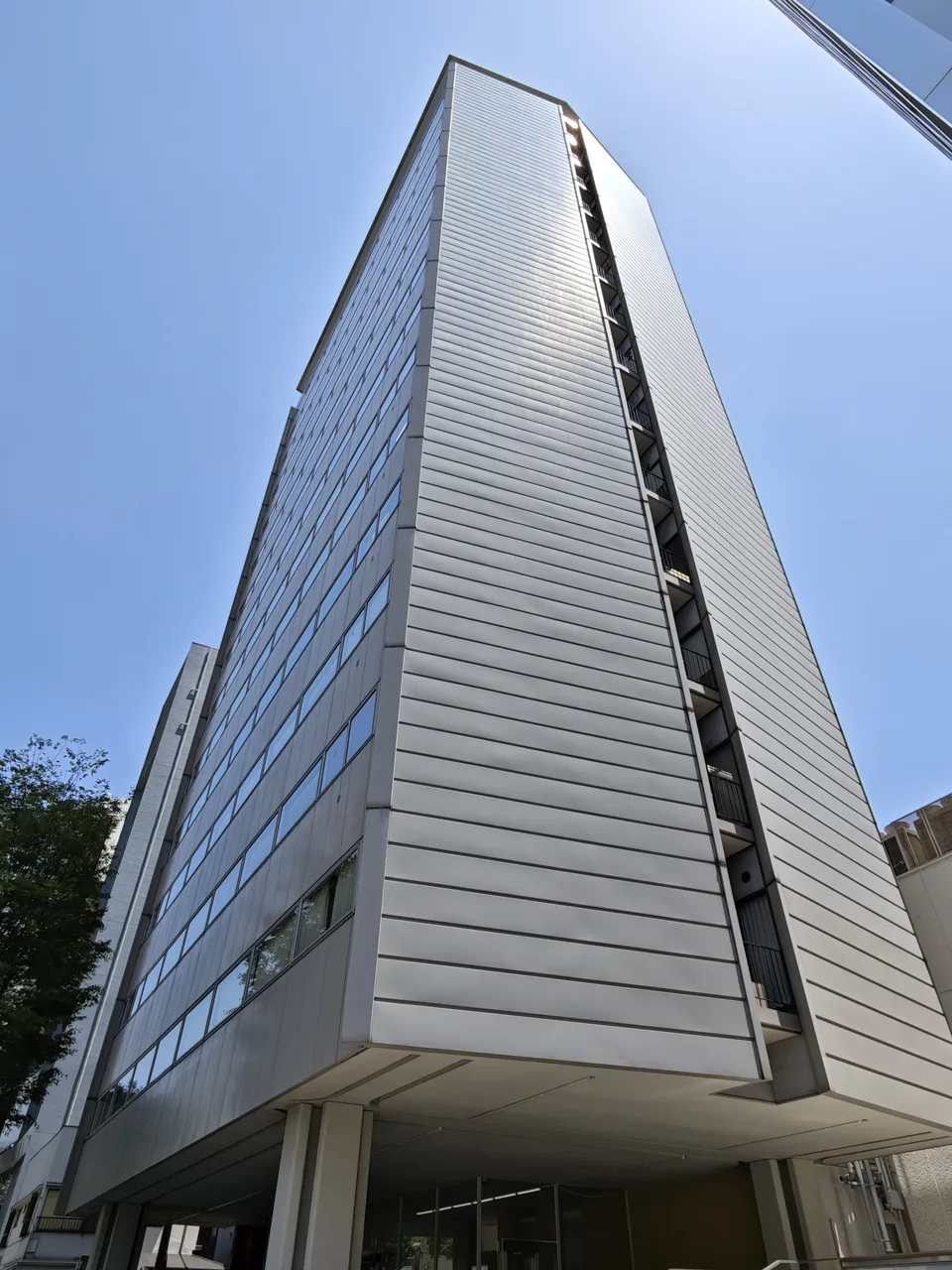青山タワービル