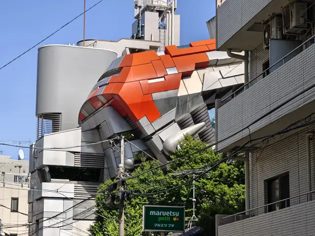 青山製図専門学校1号館