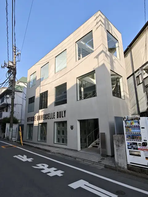 明るい窓 OSビル