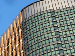 丸の内パークビルディング4