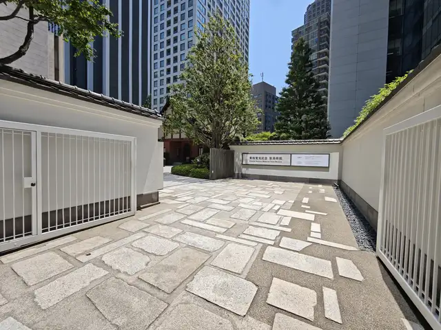 西久保ビル（菊池寛実記念 智美術館）