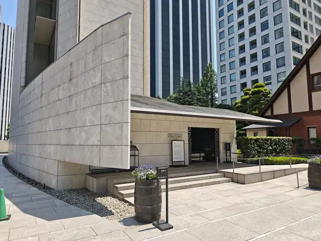 西久保ビル（菊池寛実記念 智美術館）