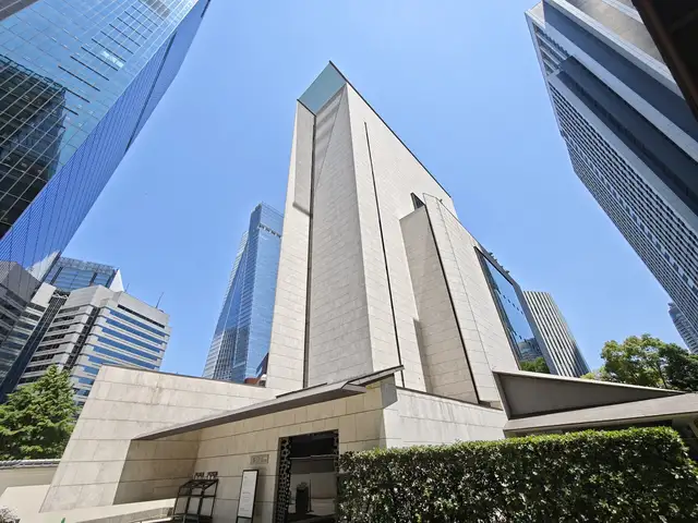 西久保ビル（菊池寛実記念 智美術館）