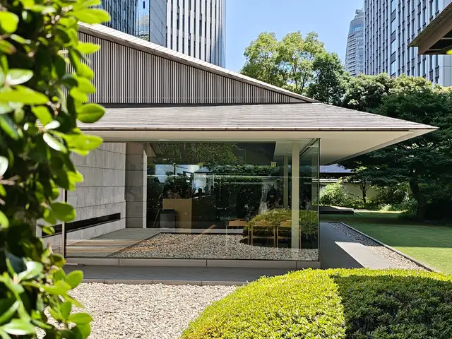 西久保ビル（菊池寛実記念 智美術館）