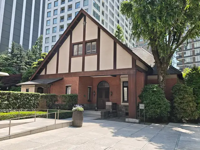 西久保ビル（菊池寛実記念 智美術館）