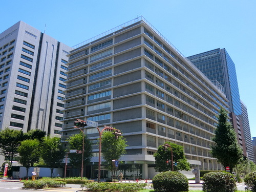 日本郵政ビル